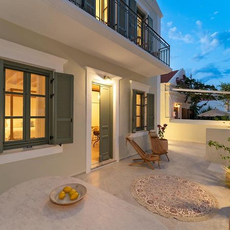Nisomar Suites Đảo Sými Ngoại thất bức ảnh
