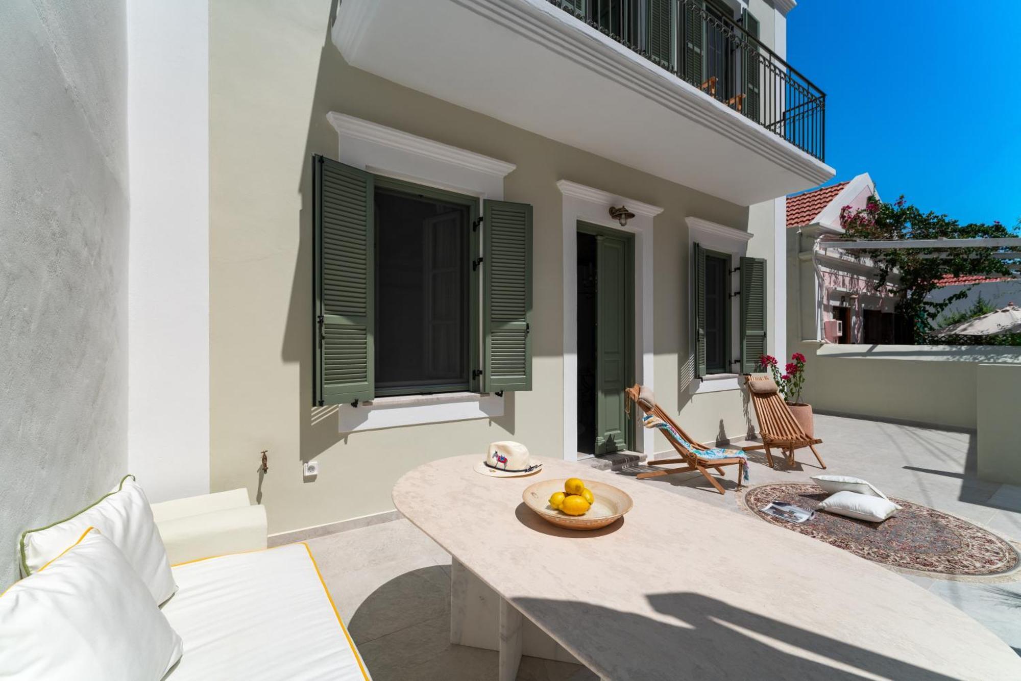 Nisomar Suites Đảo Sými Ngoại thất bức ảnh