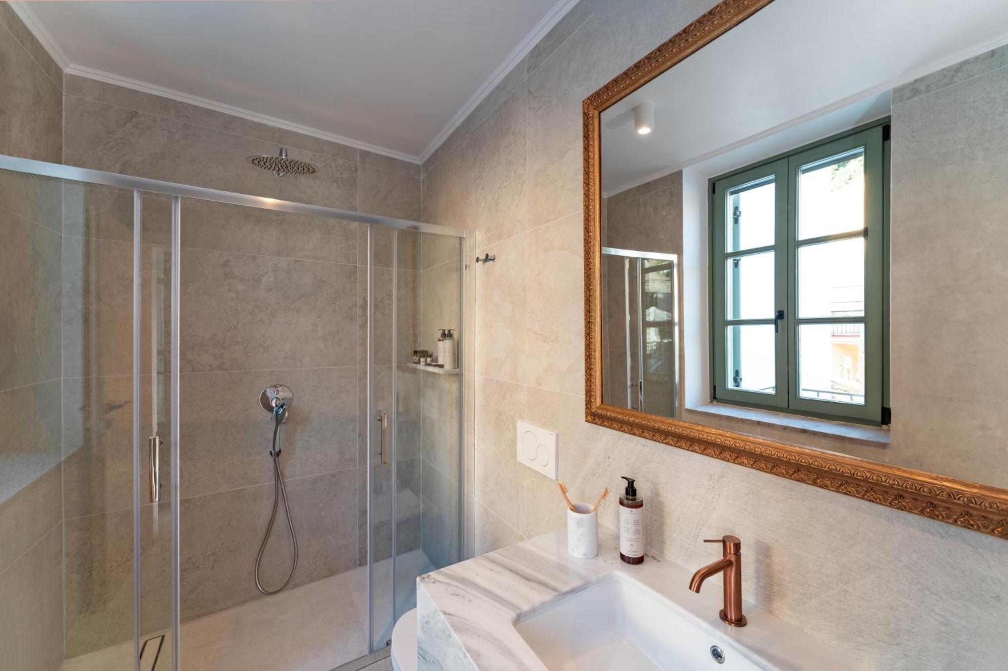 Nisomar Suites Đảo Sými Ngoại thất bức ảnh