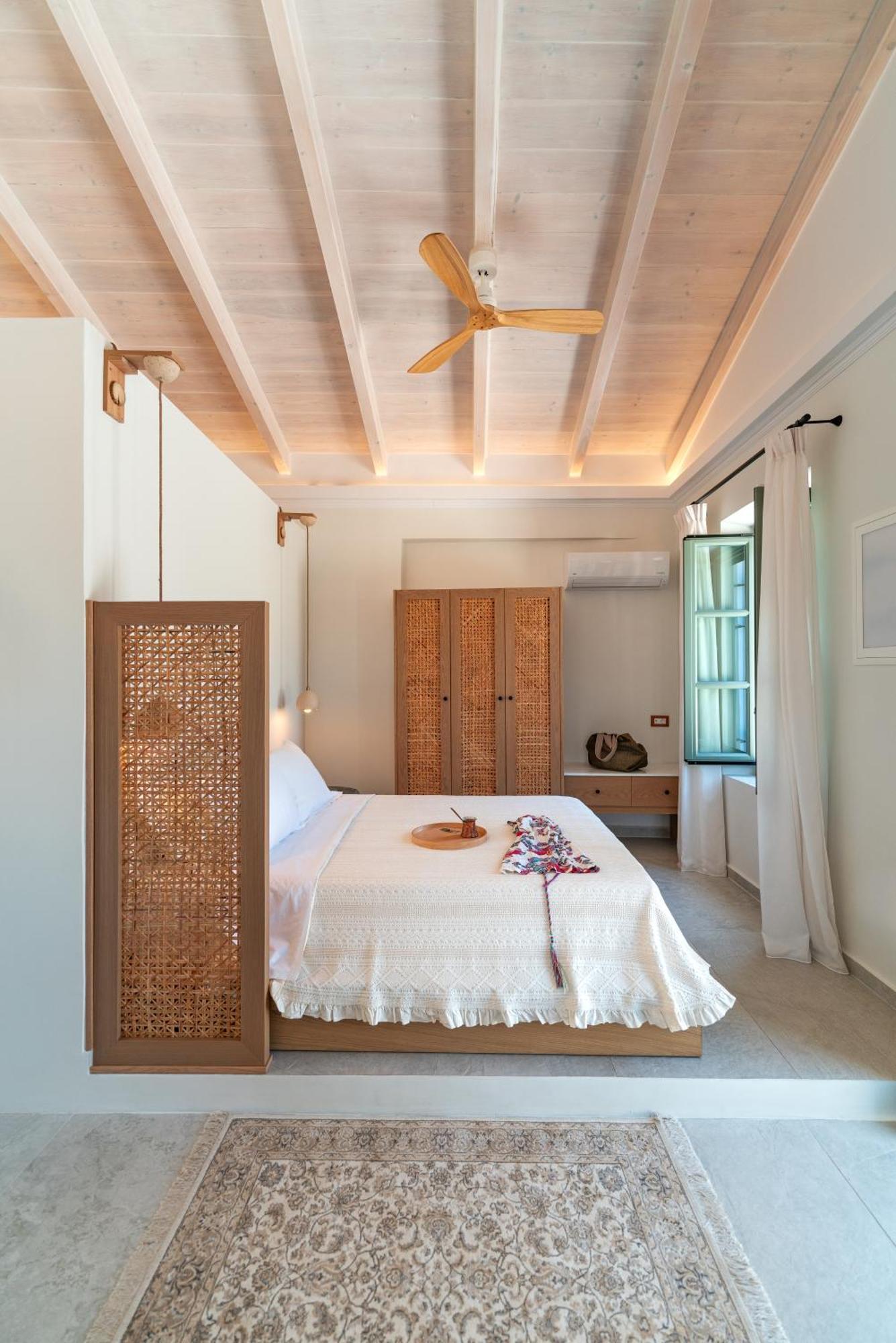 Nisomar Suites Đảo Sými Ngoại thất bức ảnh