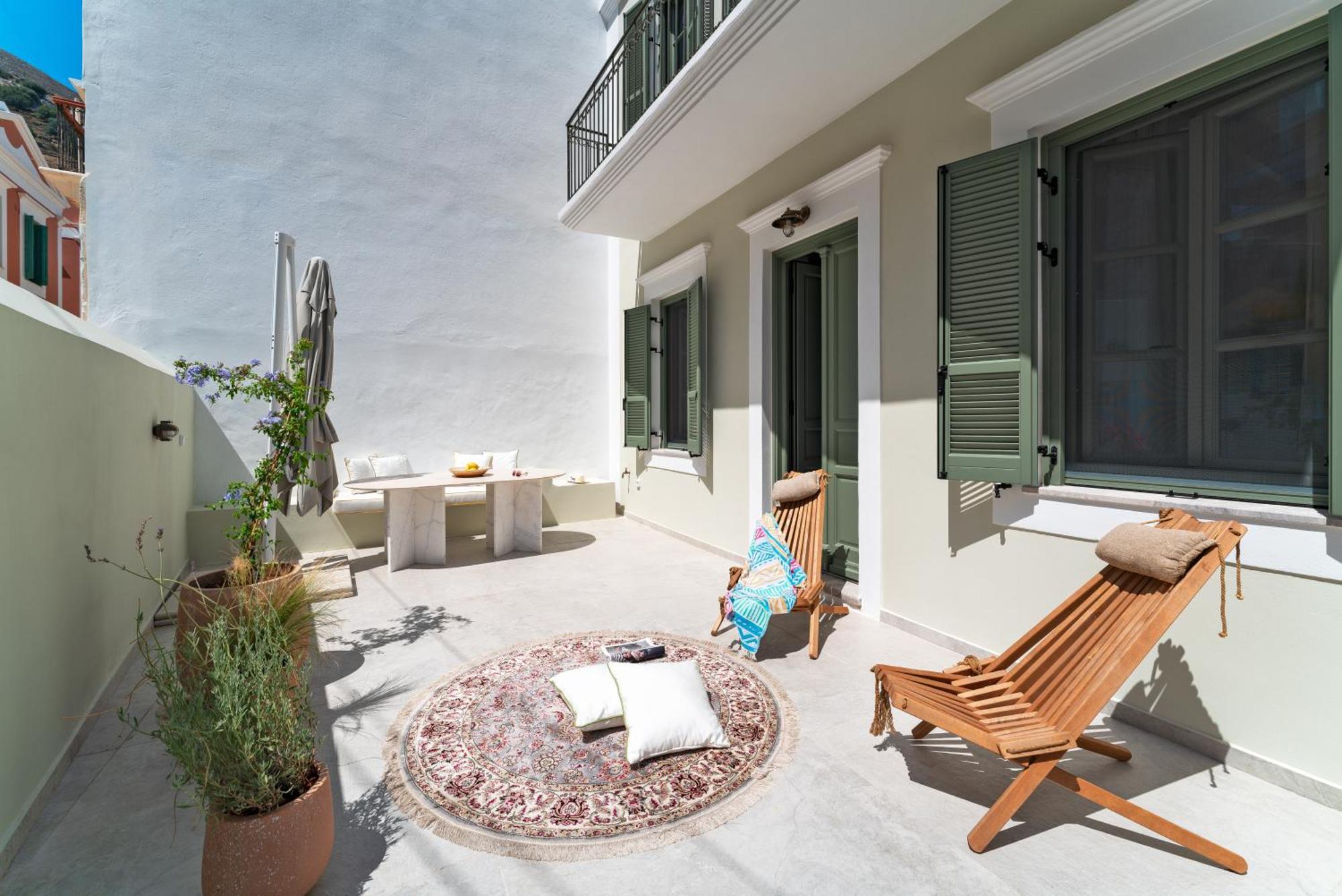 Nisomar Suites Đảo Sými Ngoại thất bức ảnh