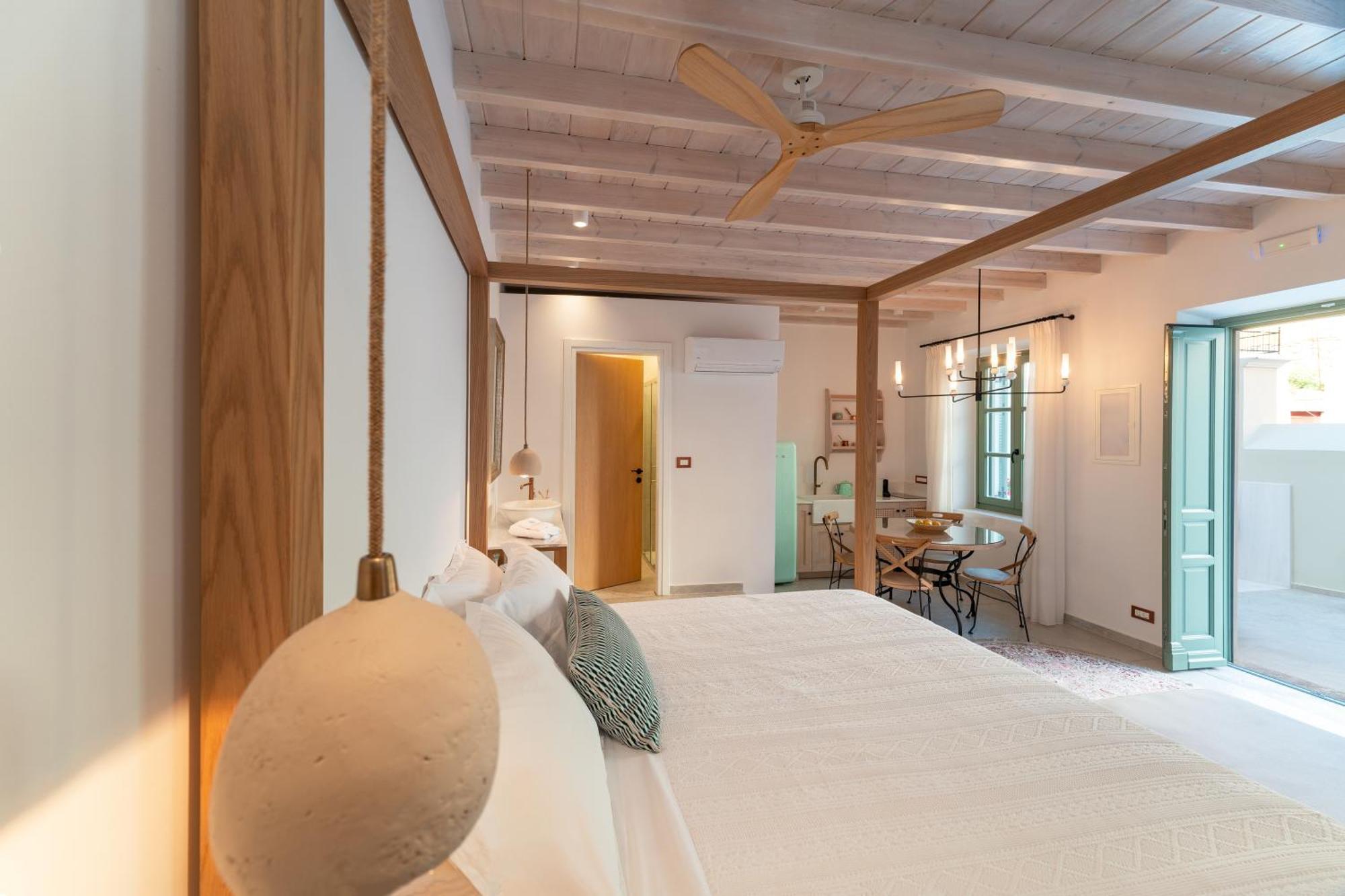 Nisomar Suites Đảo Sými Ngoại thất bức ảnh