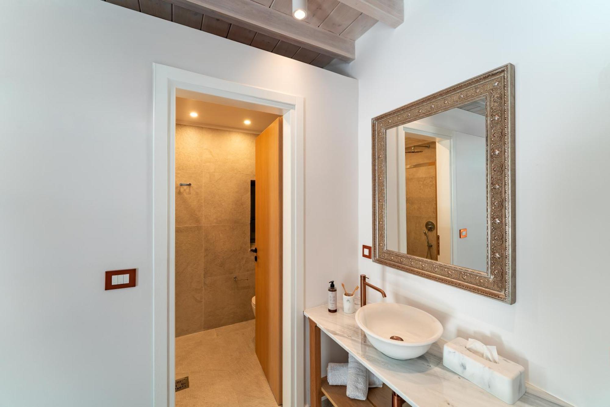 Nisomar Suites Đảo Sými Ngoại thất bức ảnh